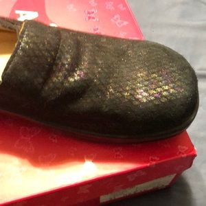 I purchase these shoes and once upon arrival I realize they were to small.